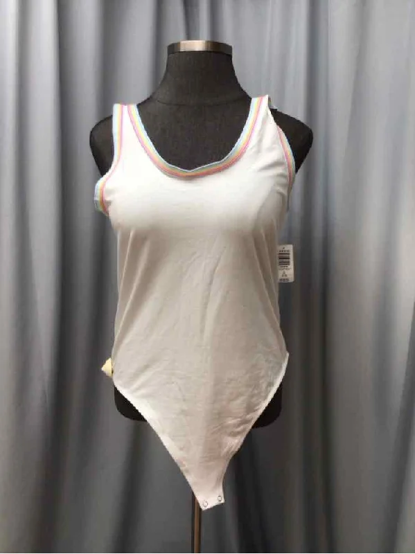 TORRID SIZE 3 X Ladies TOP